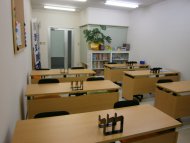 静かで明るい教室は、集中力を高める環境です。